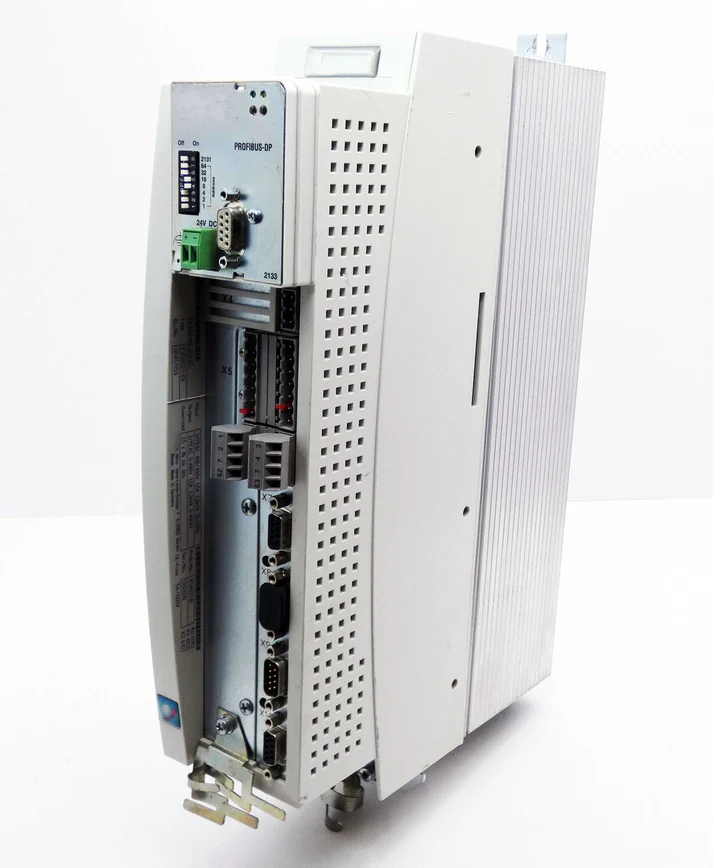 Высокопроизводительный многоосевой сервопривод Lenze EVS9321-EK.