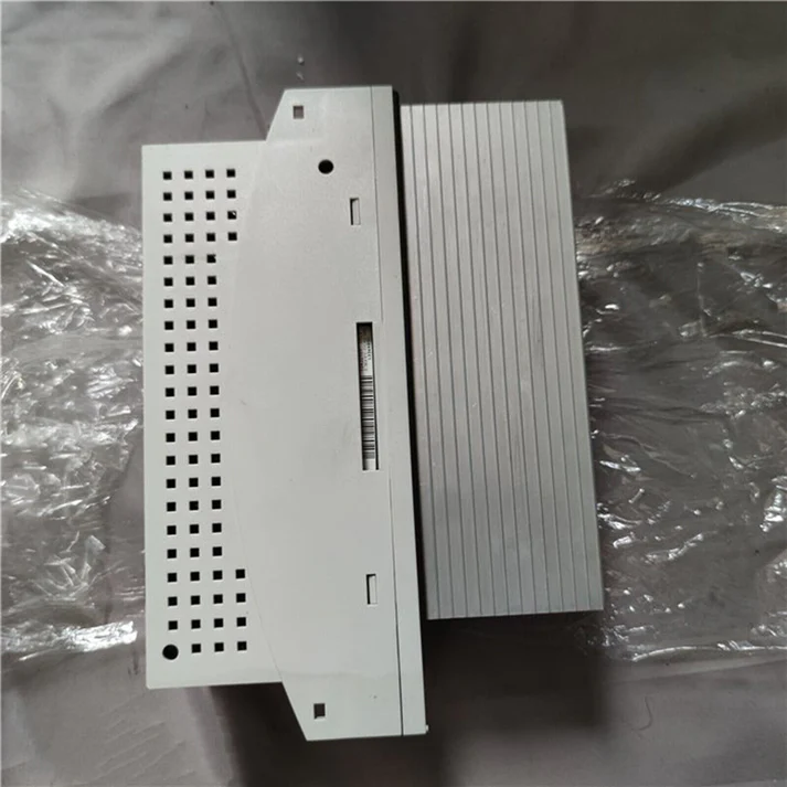 Высокопроизводительный многоосевой сервопривод Lenze ECSEM032C4B.