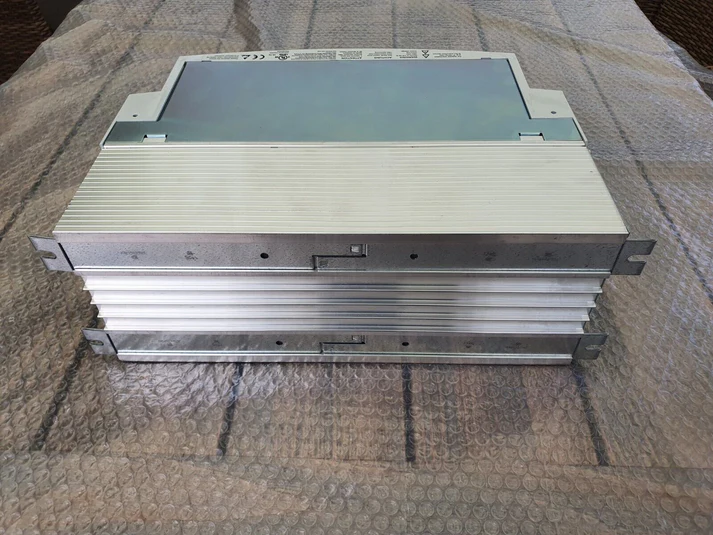 Высокопроизводительный многоосевой сервопривод Lenze EVS9325-EI.