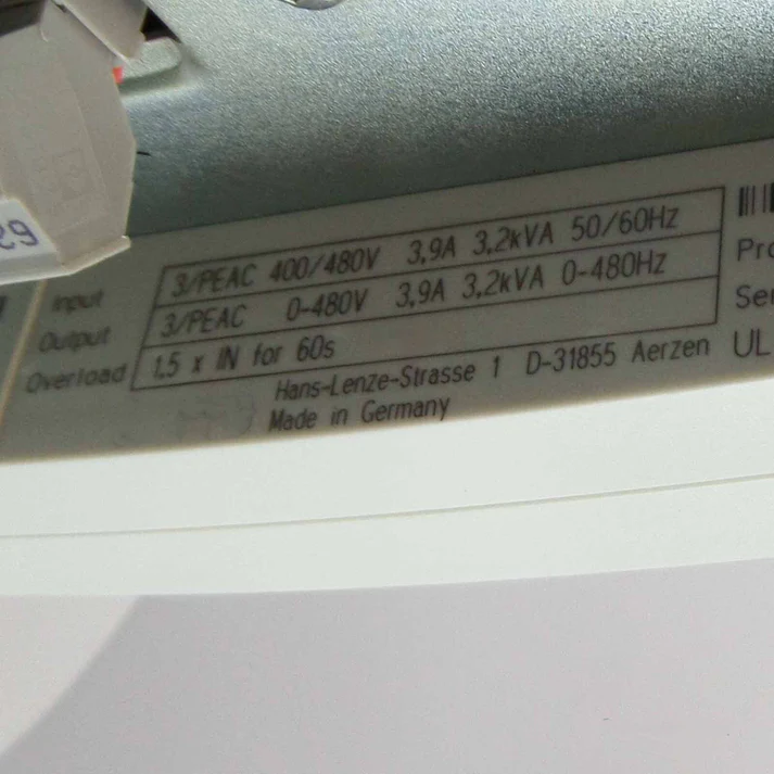 Высокопроизводительный многоосевой сервопривод Lenze EVS9323-EKV004.