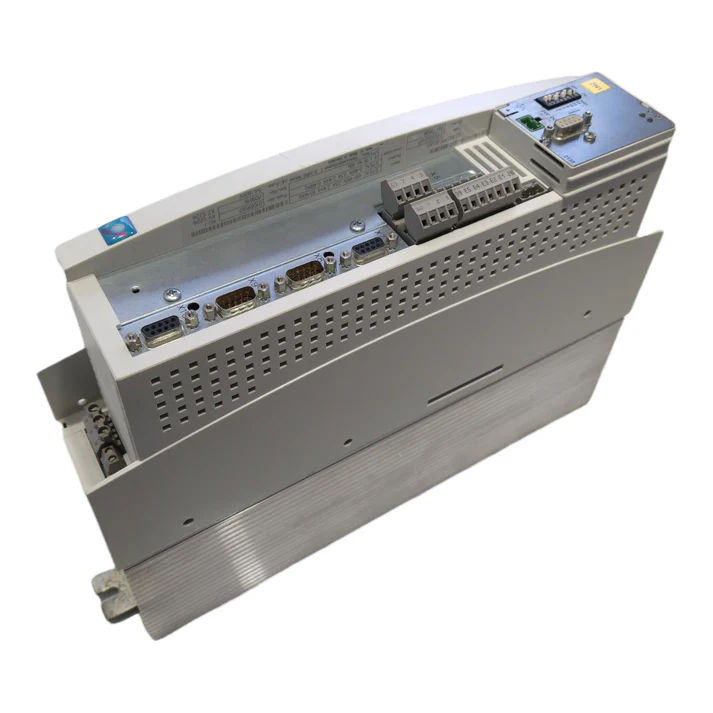 Высокопроизводительный многоосевой сервопривод Lenze EVS9322-EP.