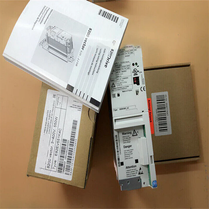 Высокопроизводительный многоосевой сервопривод Lenze E82EV551_4C.