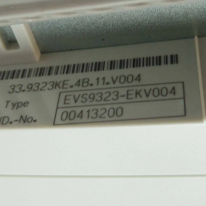 Высокопроизводительный многоосевой сервопривод Lenze EVS9323-EKV004.