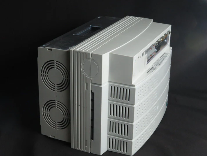 Высокопроизводительный многоосевой сервопривод Lenze EVS9327-EKV004.