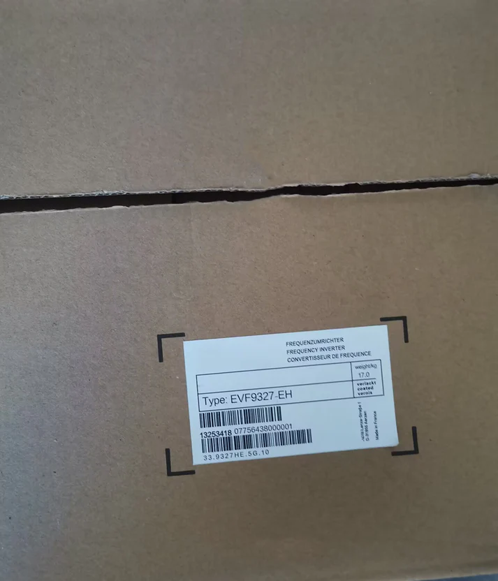 Высокопроизводительный многоосевой сервопривод Lenze EVF9327-EH.