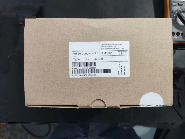 Высокопроизводительный многоосевой сервопривод Lenze ECSEE040C4B.