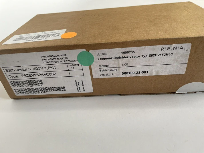 Высокопроизводительный многоосевой сервопривод Lenze E82EV152_4C000.