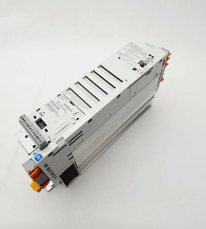 Высокопроизводительный многоосевой сервопривод Lenze E82EV152_2C000.