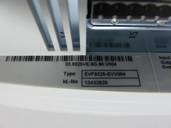 Высокопроизводительный многоосевой сервопривод Lenze EVF9325-EVV004.