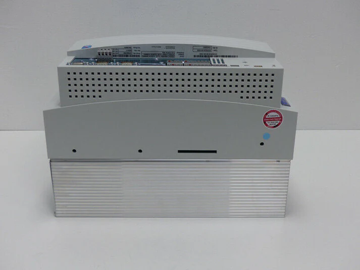 Высокопроизводительный многоосевой сервопривод Lenze EVF9325-EVV004.