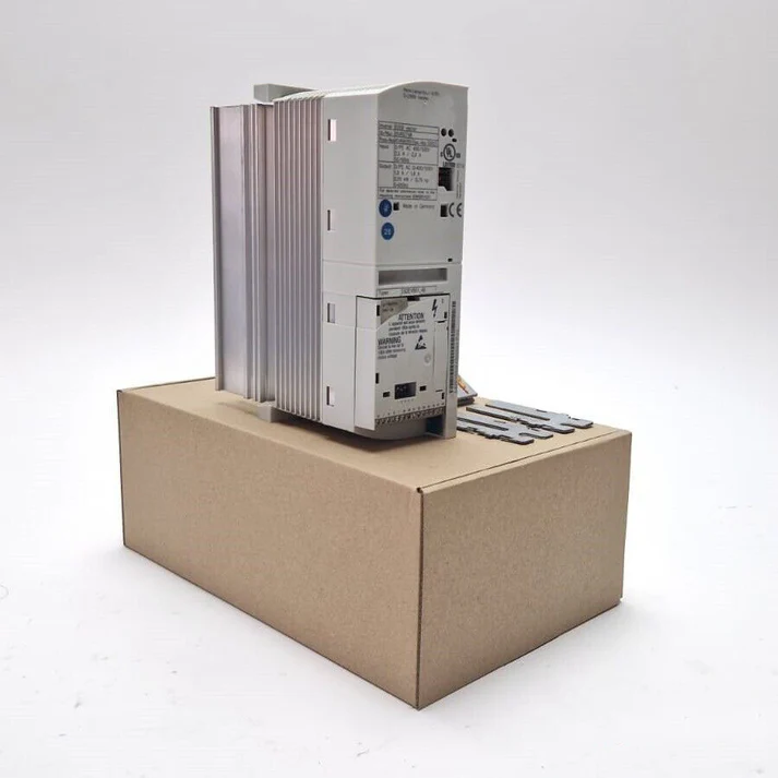 Высокопроизводительный многоосевой сервопривод Lenze E82EV402_2C.