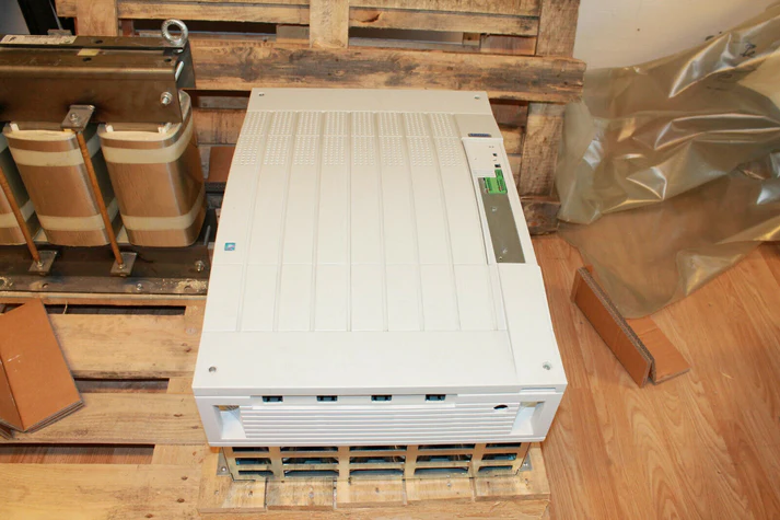 Высокопроизводительный многоосевой сервопривод Lenze EVF8227-E-V020.