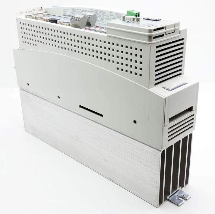 Высокопроизводительный многоосевой сервопривод Lenze EVS9321-EK.