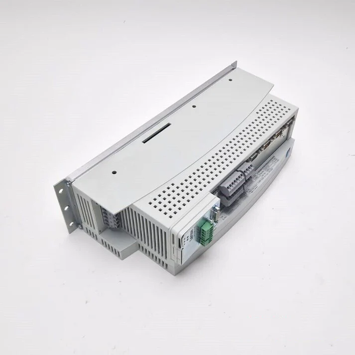 Высокопроизводительный многоосевой сервопривод Lenze EVS9323-ET.