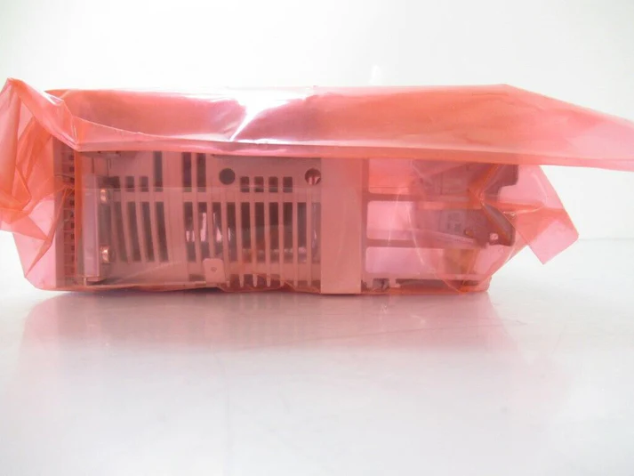 Высокопроизводительный многоосевой сервопривод Lenze E82EV371S2B.