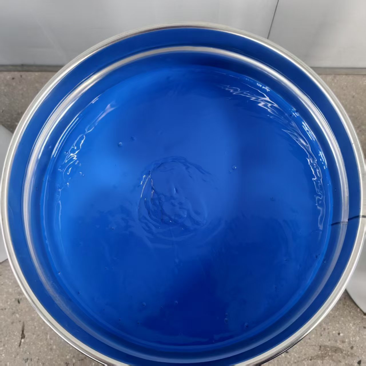 Каковы преимущества синей PVDF краски?