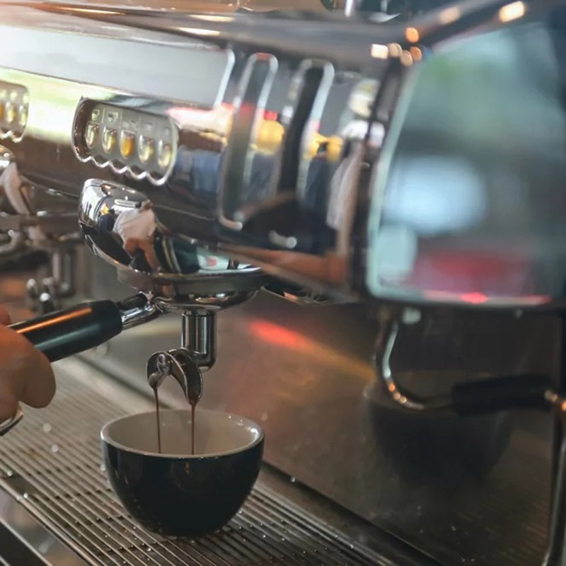 Как новые технологии улучшают штормовки мужские?