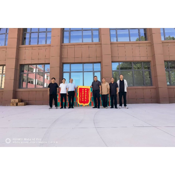 Забота об образовании, согревающая сердца учителей: Хэнань милифанг Фудс демонстрирует корпоративную ответственность