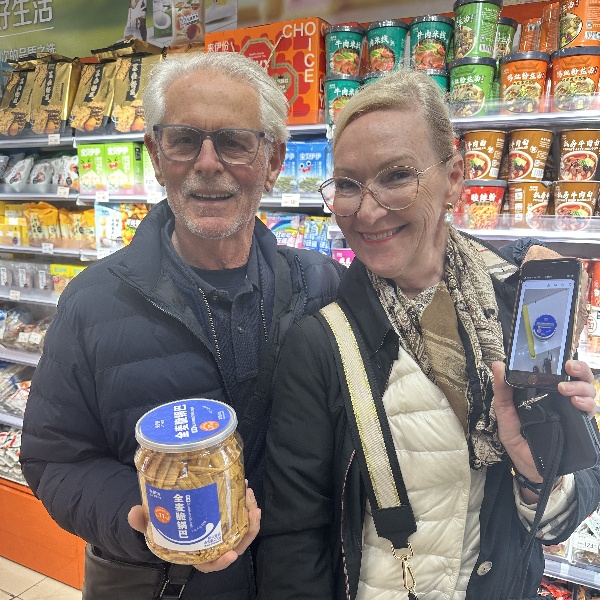 Мощное сотрудничество! Цельнозерновые хрустящие рисовые крекерыООО Хэнань милифанг Фудс теперь официально доступны в магазине Laiyifen на западном вокзале Пекина.