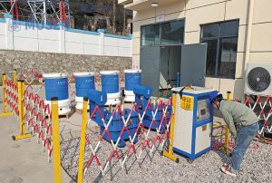 Резонансное испытательное устройство с переменной частотой