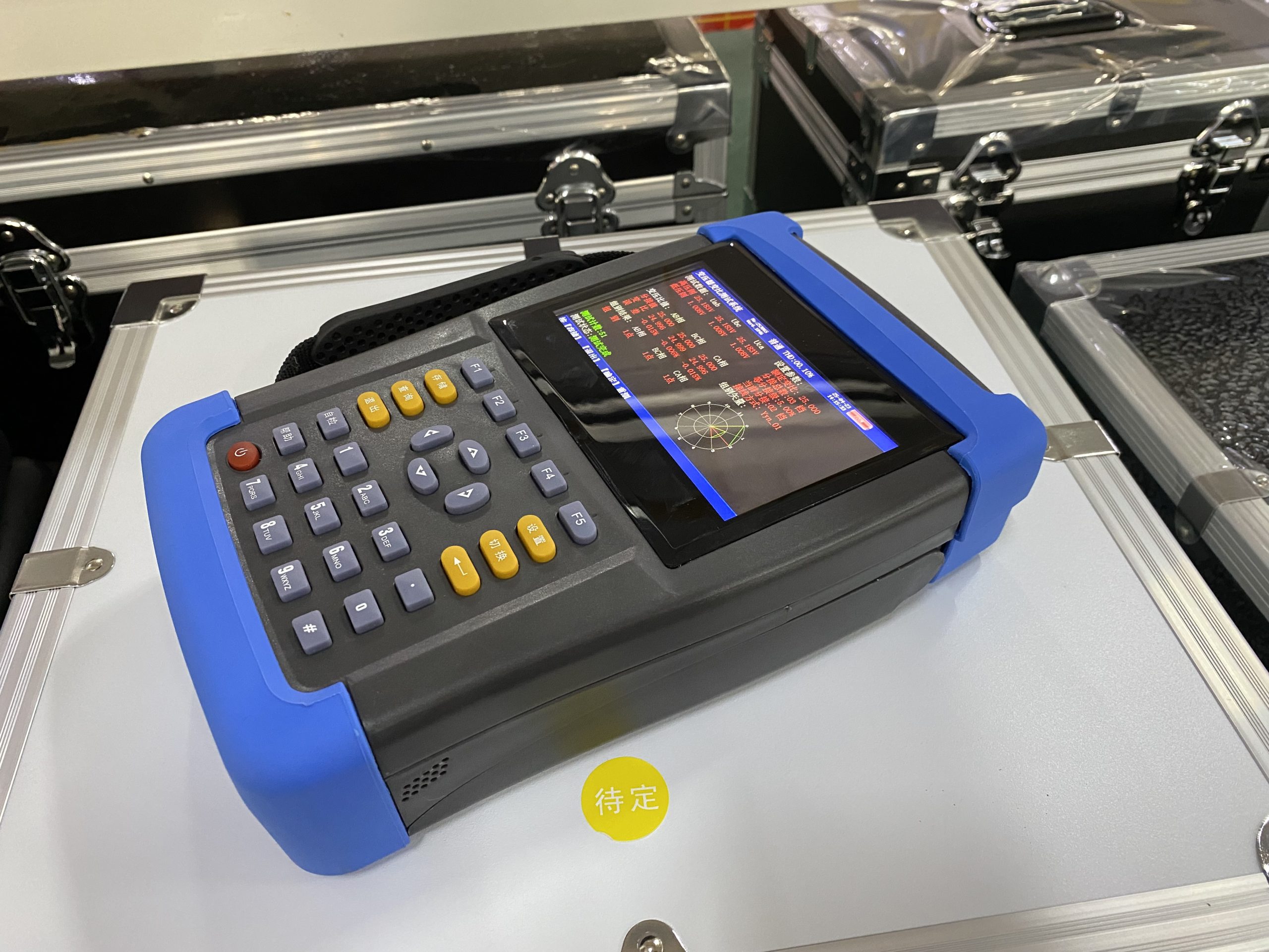 Ручной трёхфазный тестер коэффициента трансформации — Руководство пользователя