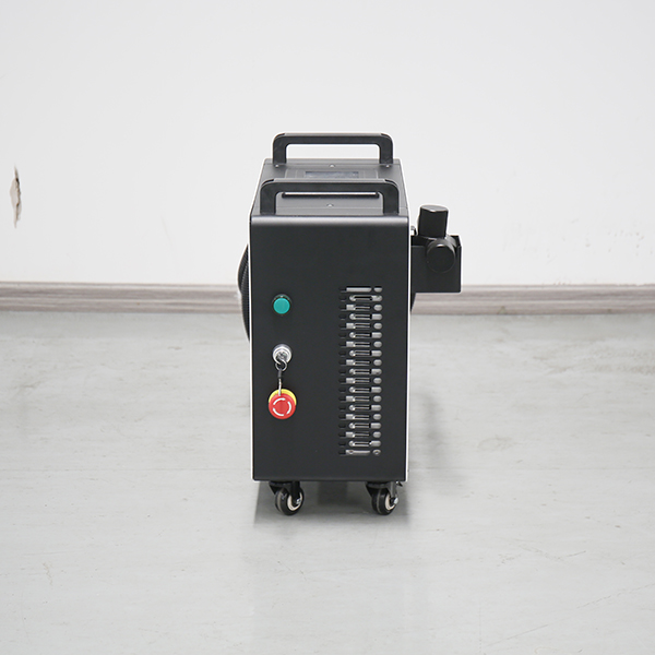 Многофункциональный лазерный станок, сочетающий в себе функции маркировки и очистки.