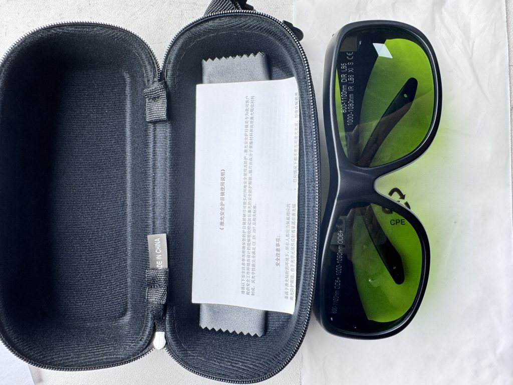 Защитные очки от лазерного излучения