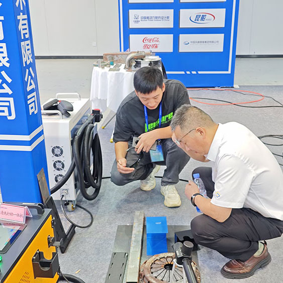 Дебют лазера Chengdu MRJ-Laser на промышленной выставке в Дэяне