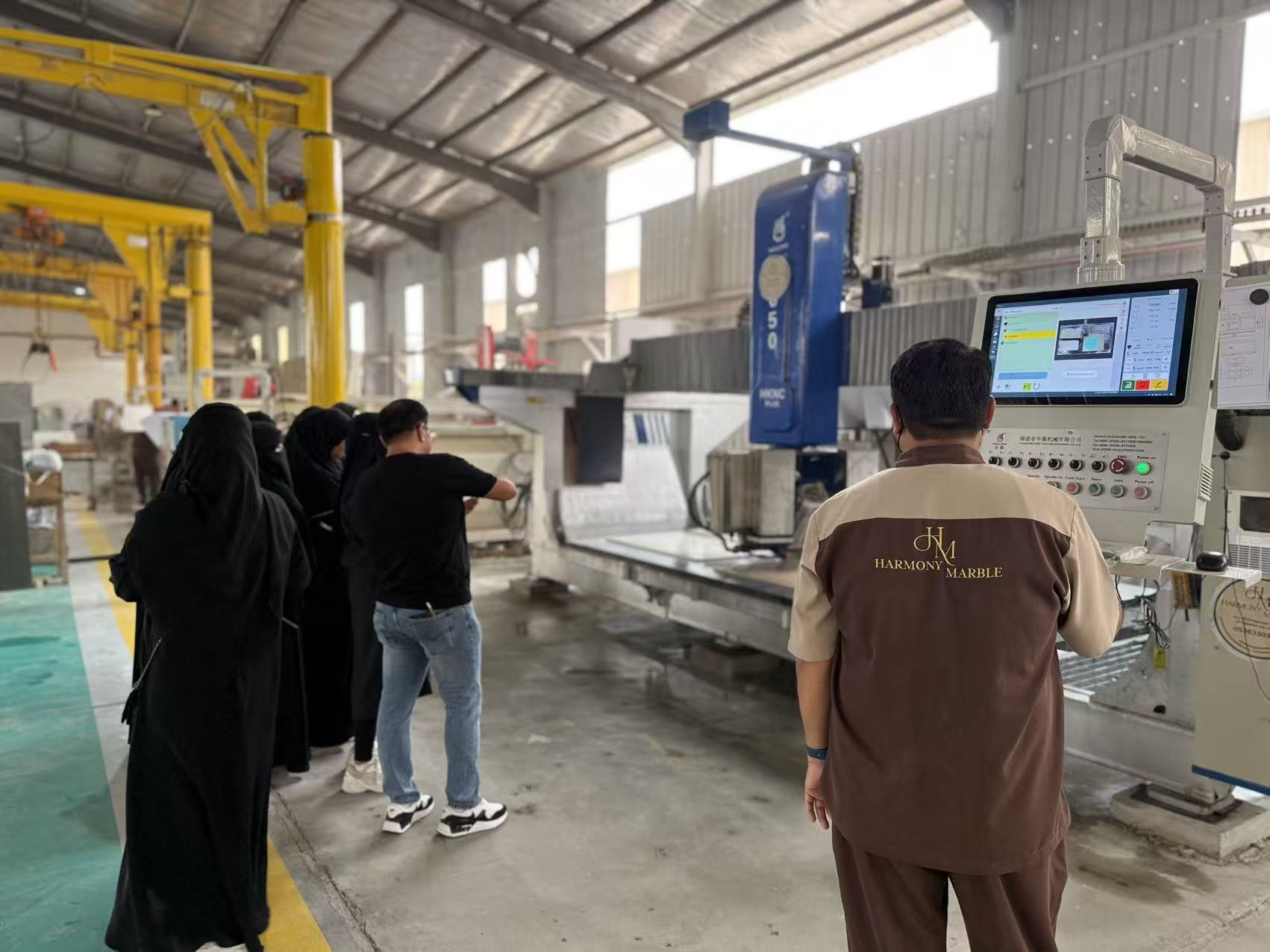 мостовая пила по камню