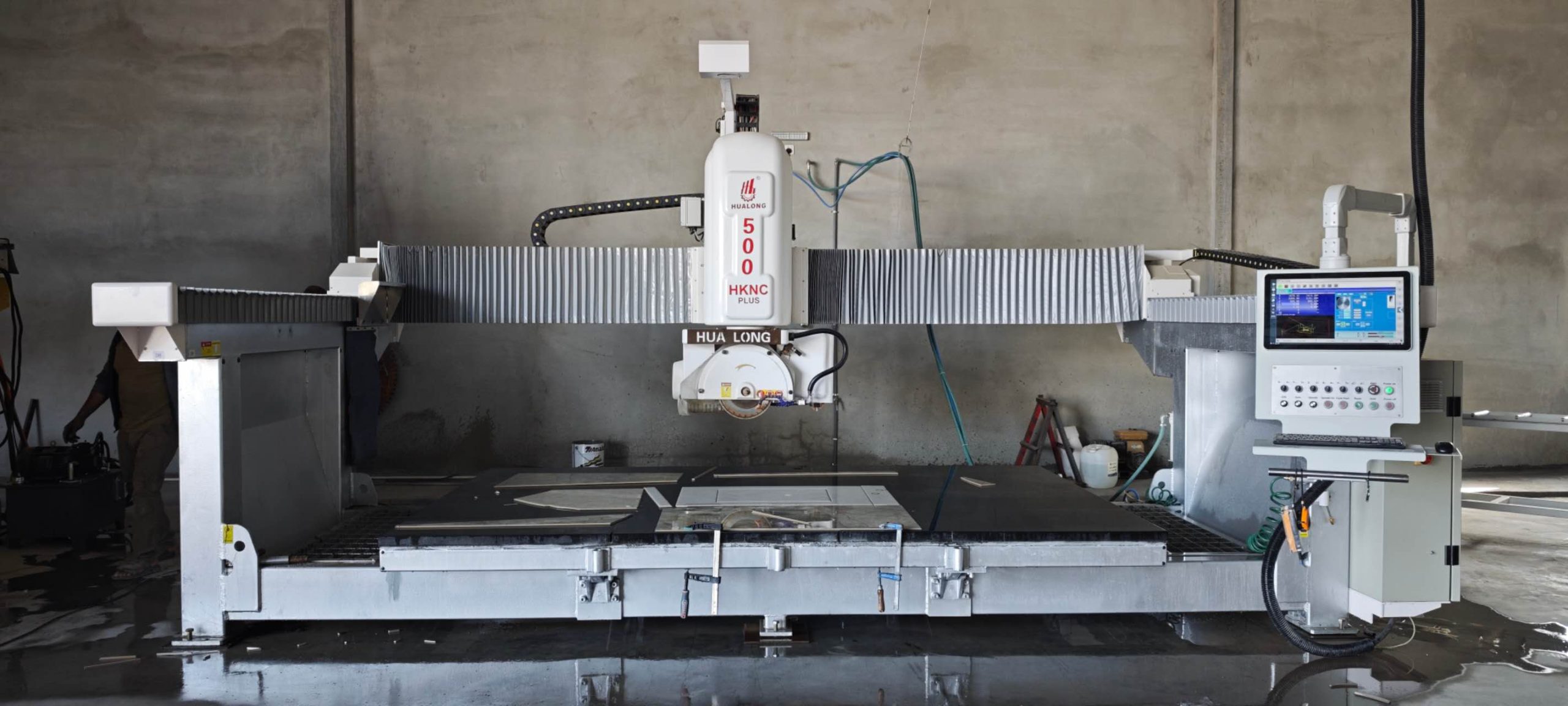 5-осевой ЧПУ станок