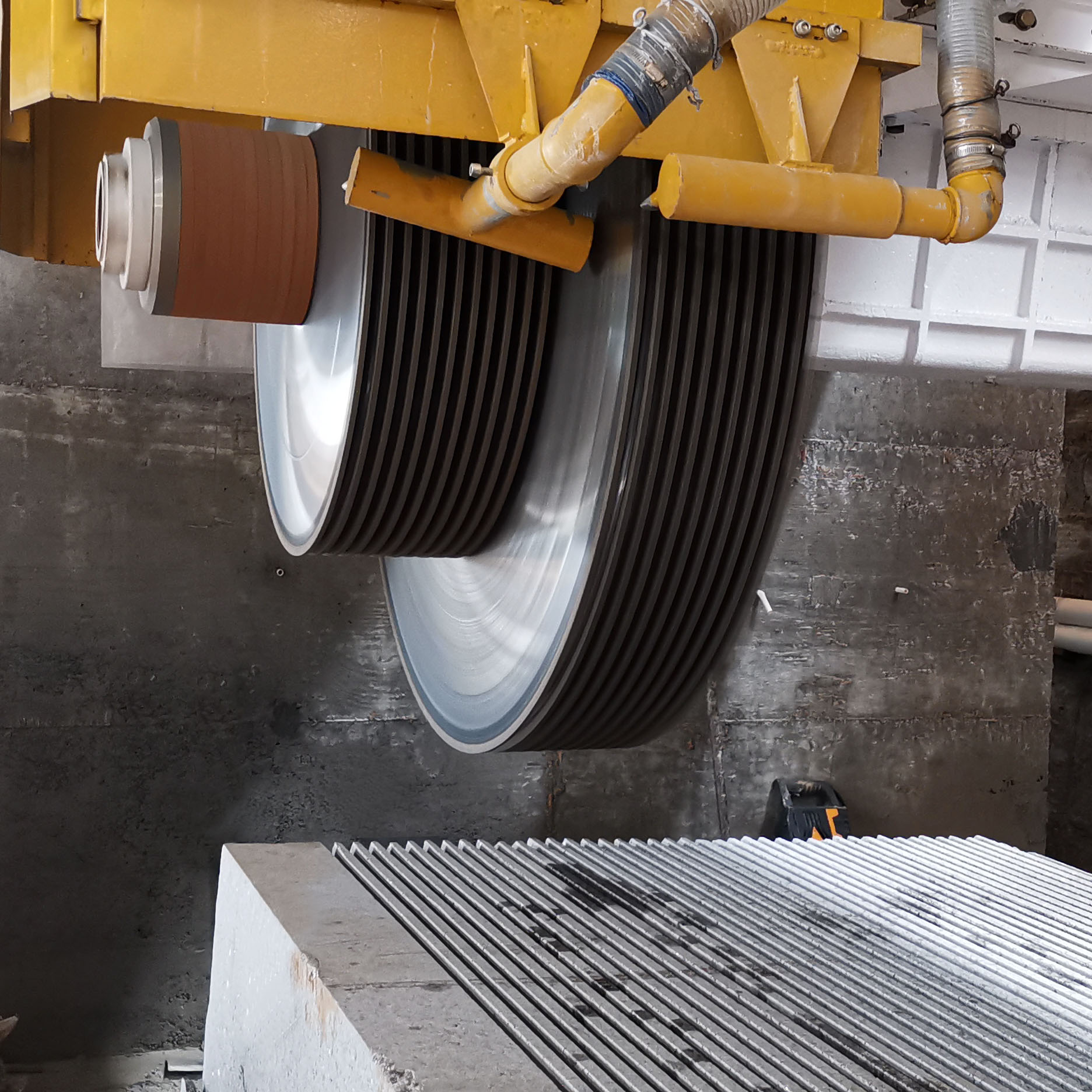 Многодисковые мостовые станки в карьере