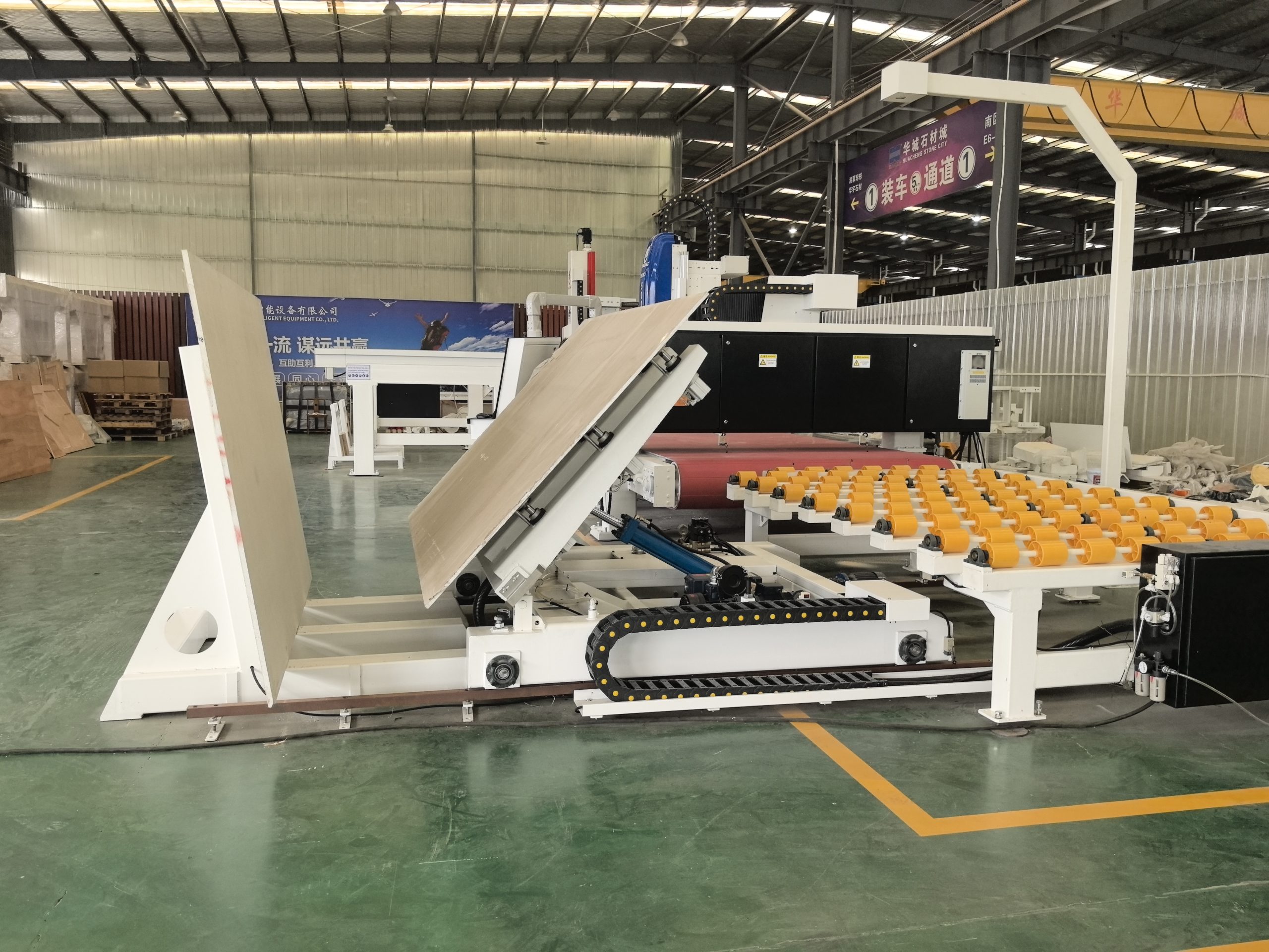 мостовая пила по камню