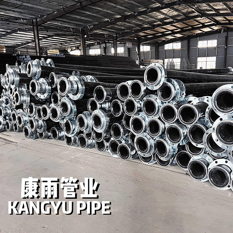 Фрэнк соединяет трубы HDPE