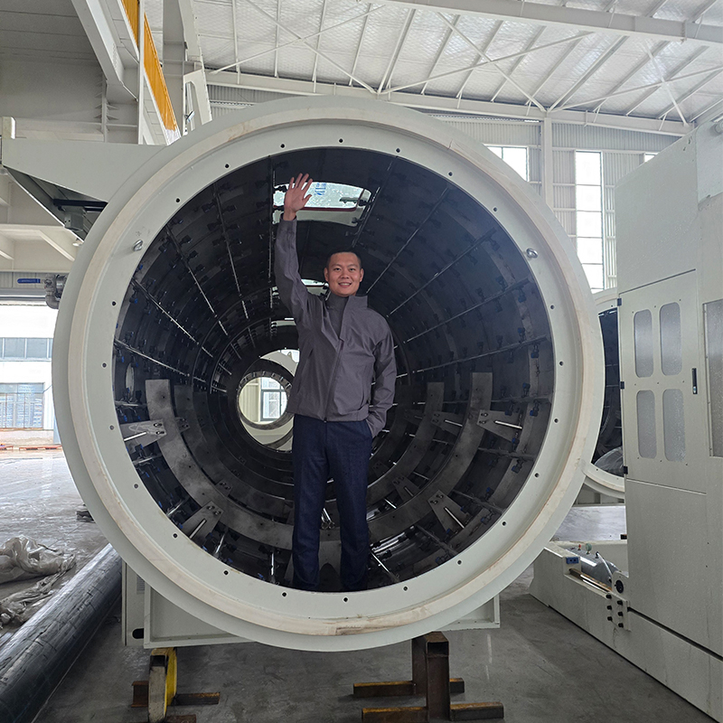 Компания Shandong Kangyu Pipe Industry представила линию по производству полиэтилена высокой плотности сверхбольшого диаметра 1600 мм для строительства крупных проектов