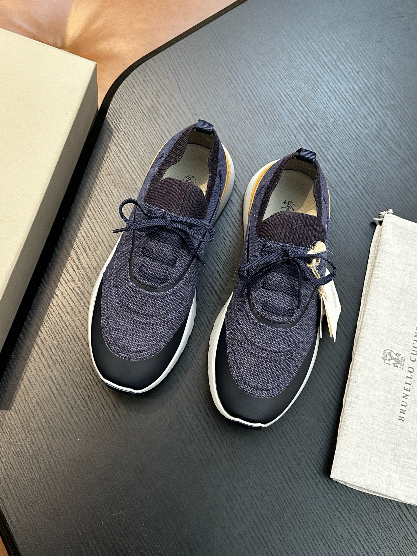 Классические мужские туфли 2026 года