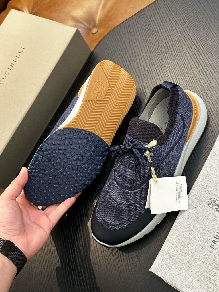 Классические мужские туфли 2026 года