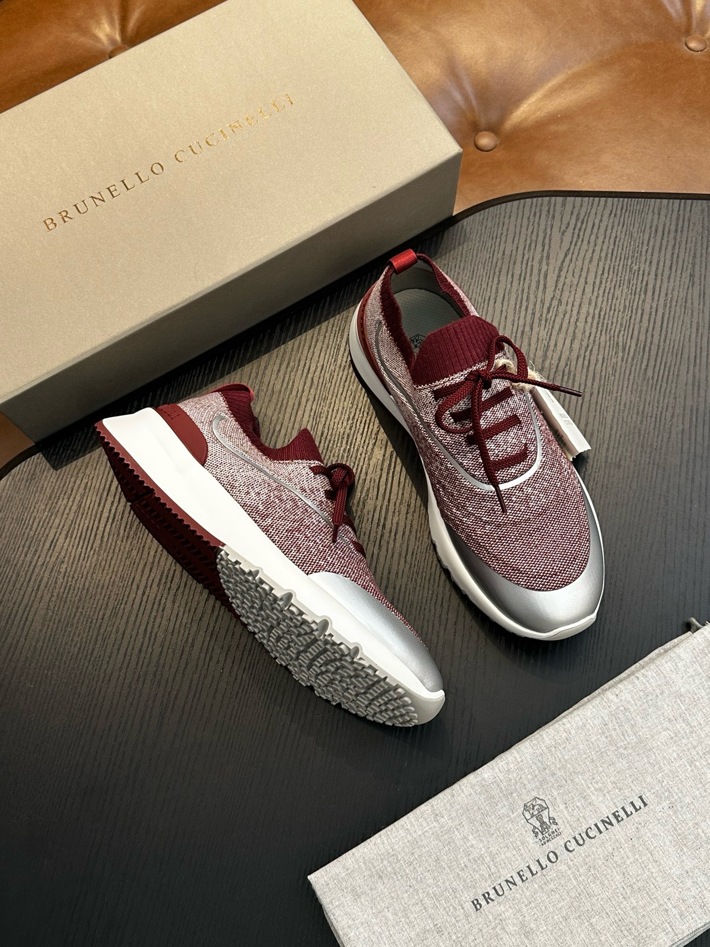 Мужская обувь, пользующаяся огромным спросом в 2026 году.,классические мужские туфли