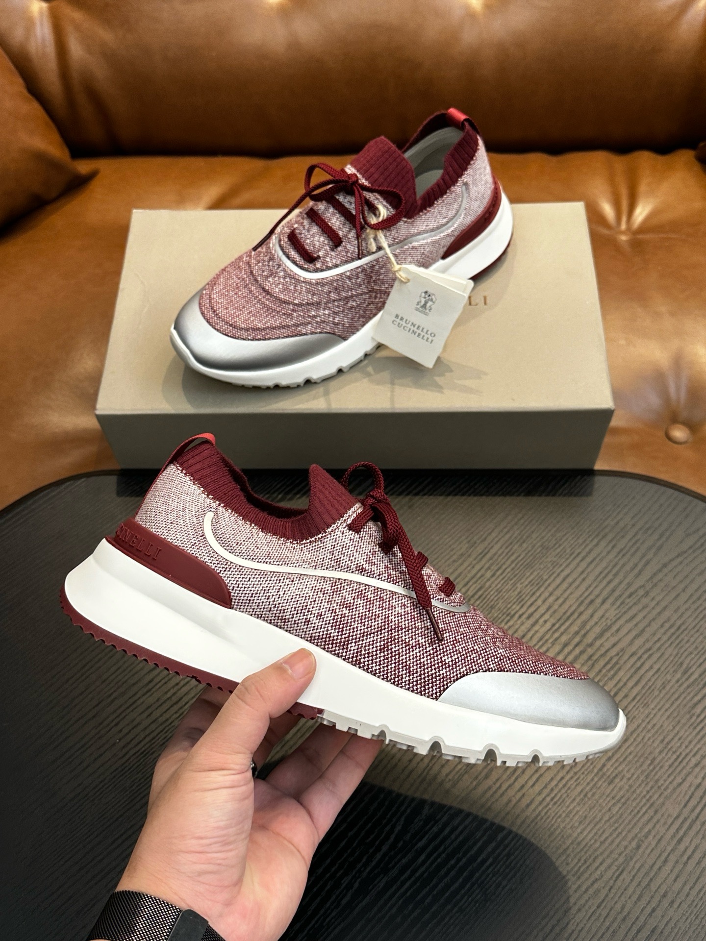 Мужская обувь, пользующаяся огромным спросом в 2026 году.,классические мужские туфли