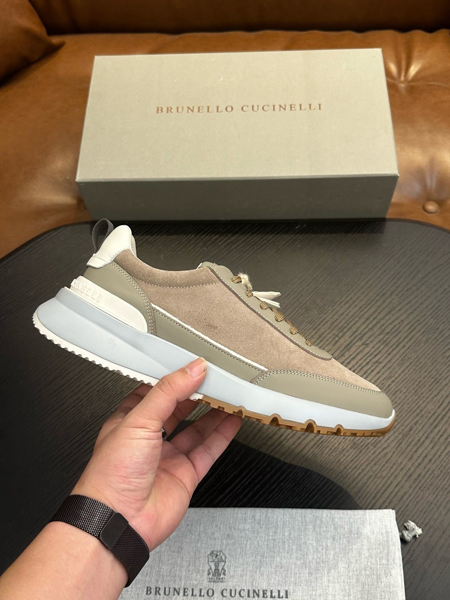 BRUNELLO CUCINELLI пополняет запасы, горячая распродажа обуви