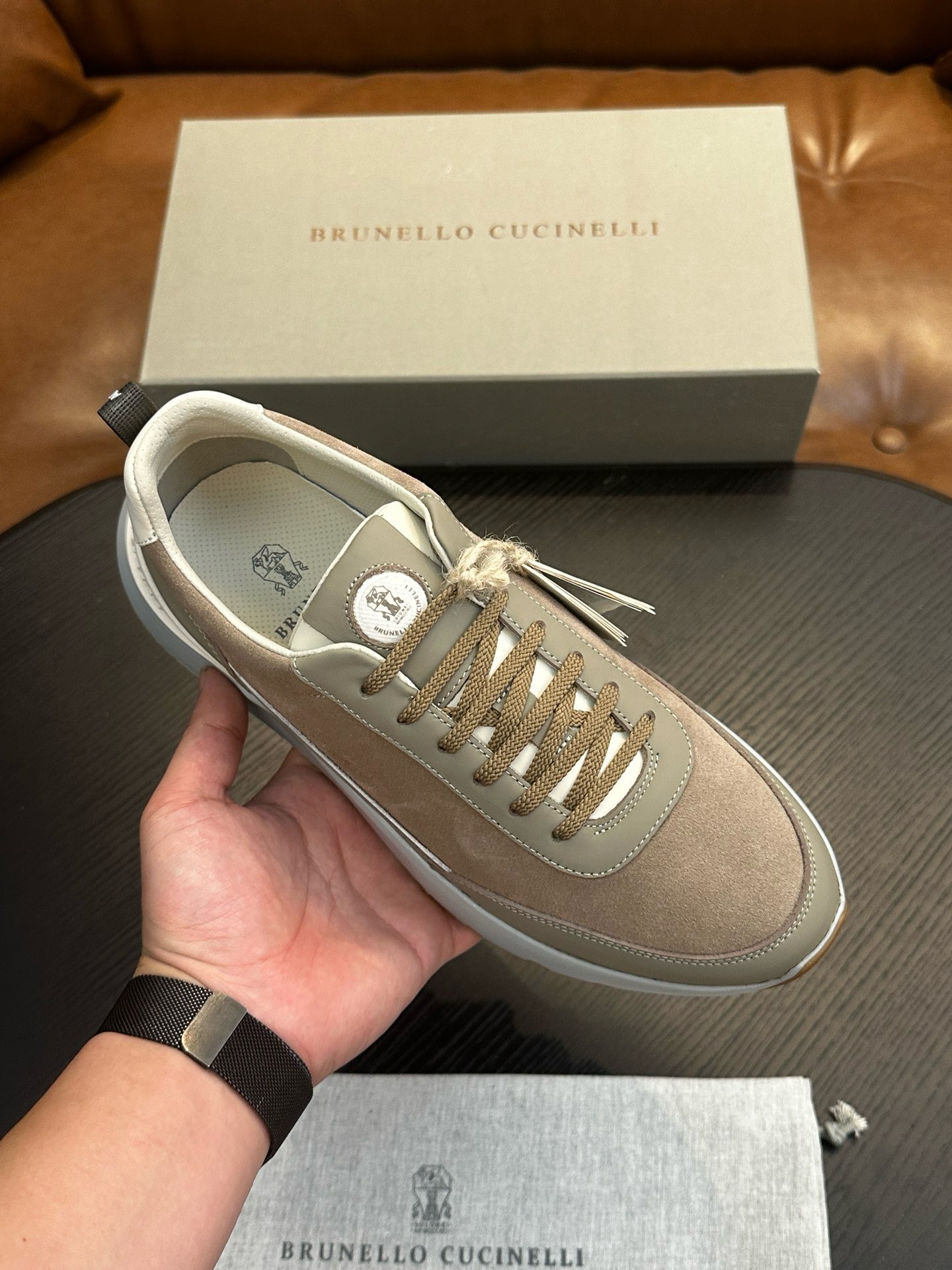 BRUNELLO CUCINELLI пополняет запасы, горячая распродажа обуви