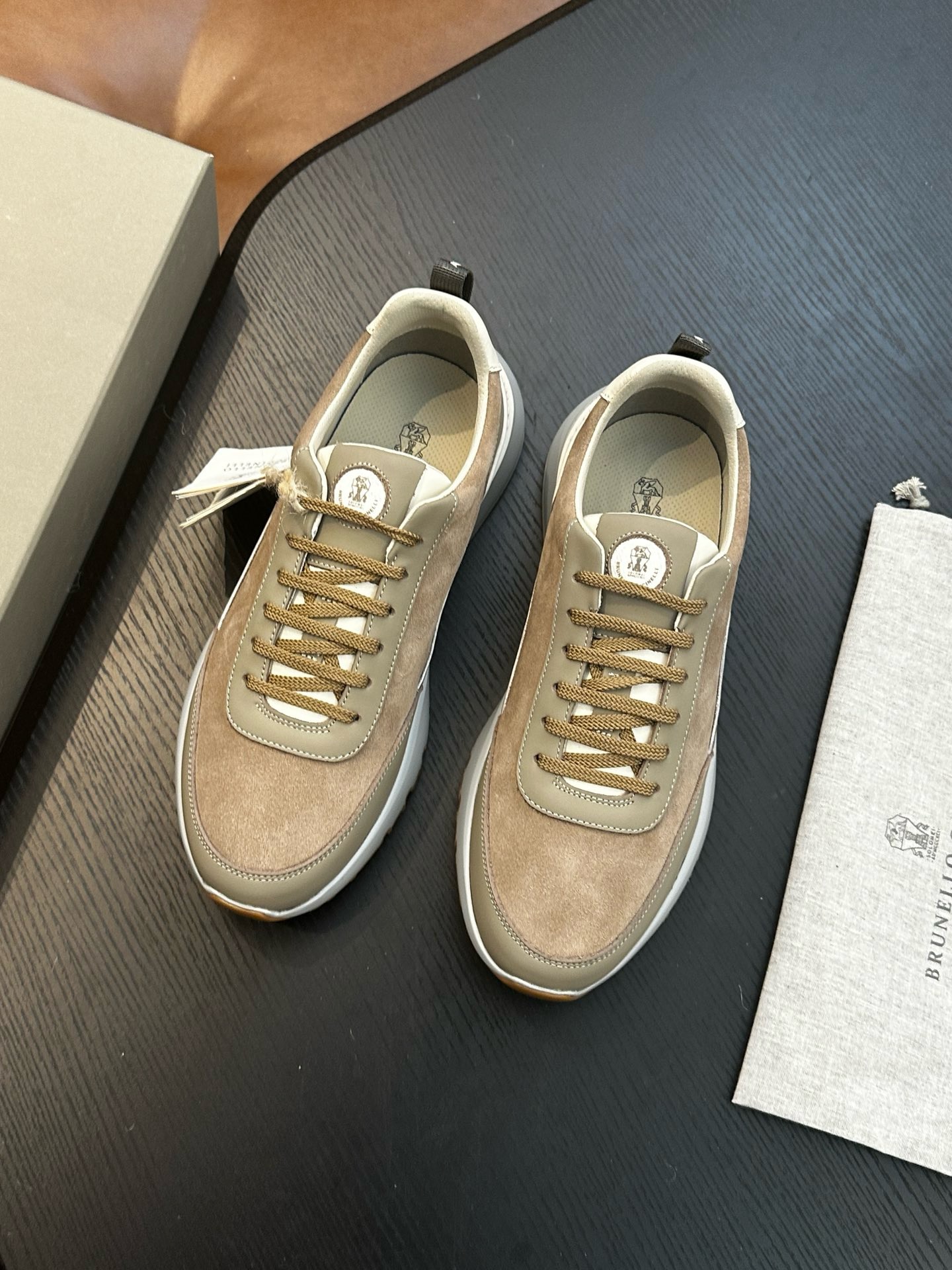 BRUNELLO CUCINELLI пополняет запасы, горячая распродажа обуви