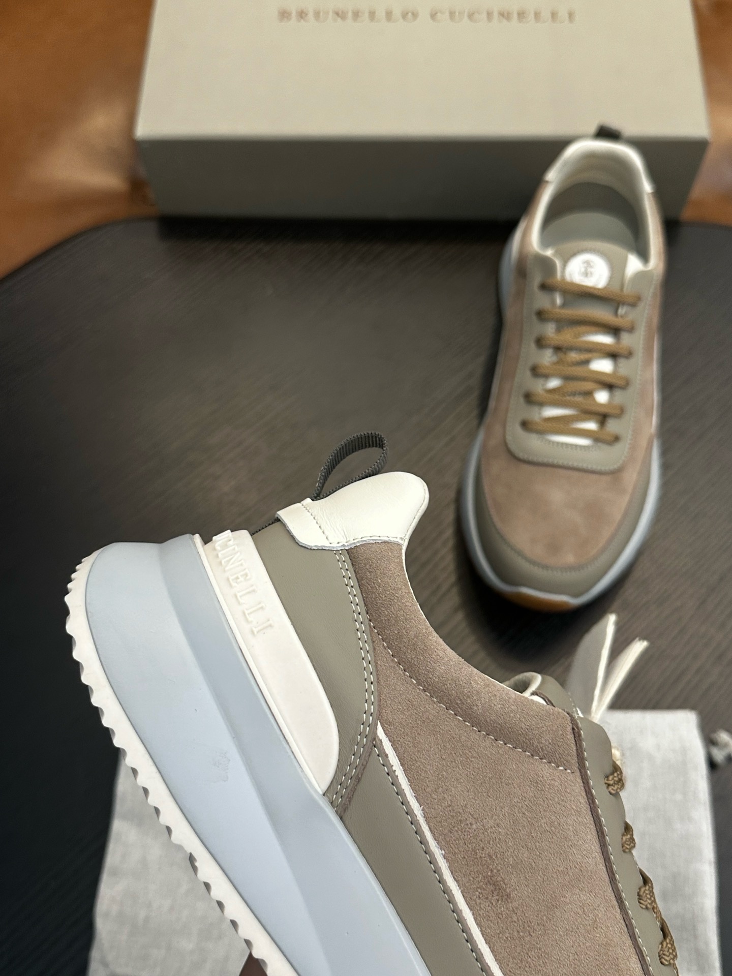 BRUNELLO CUCINELLI пополняет запасы, горячая распродажа обуви