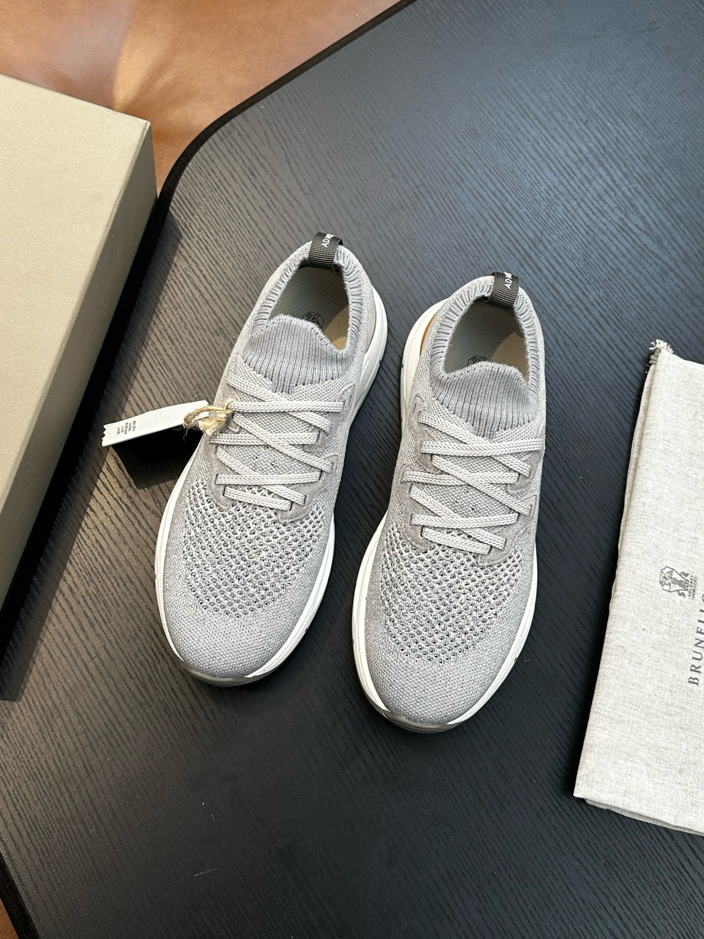 BRUNELLO CUCINELLI КЛАССИЧЕСКИЕ МУЖСКИЕ ОБУВЬ