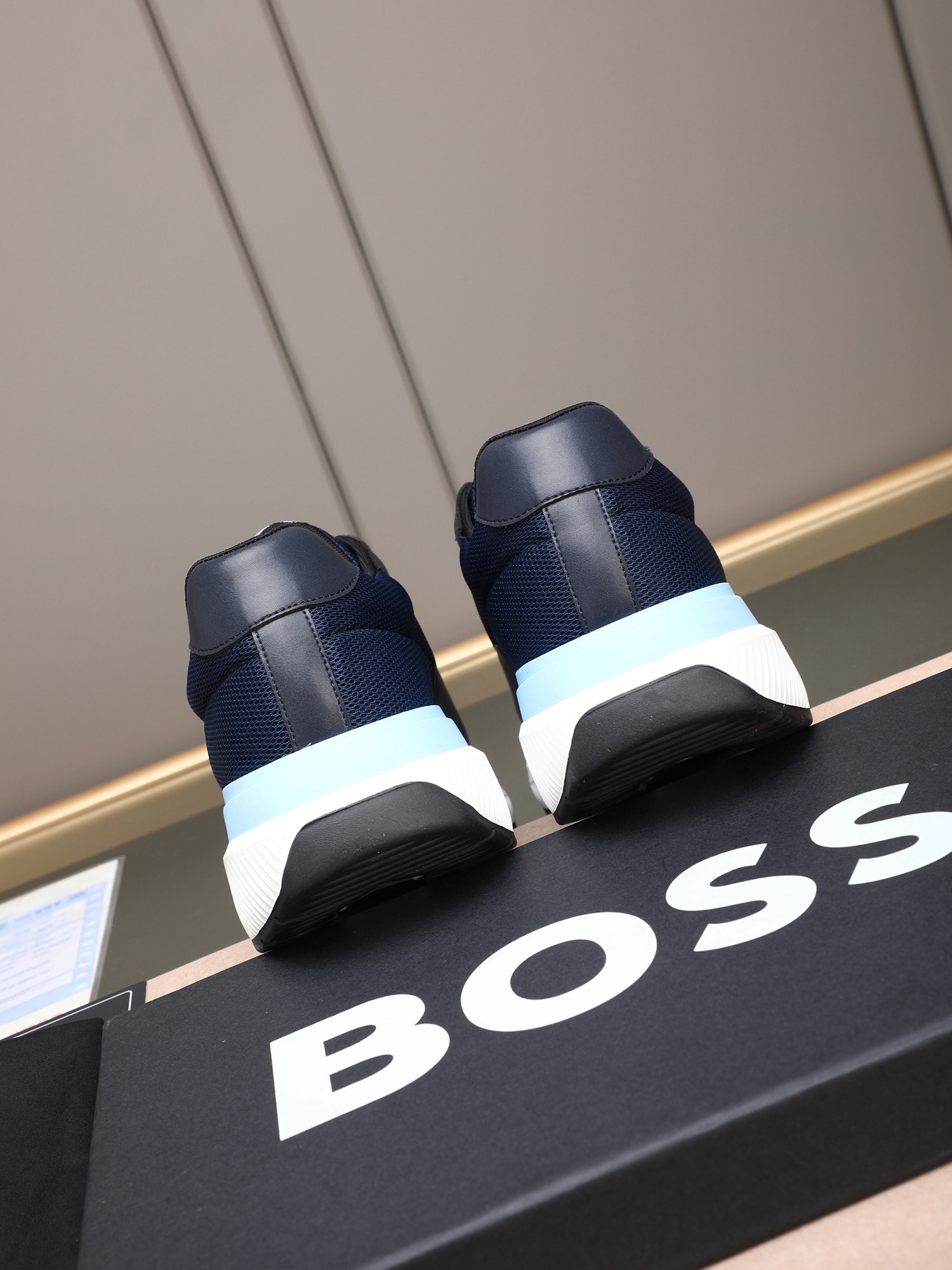 модная обувь босса,Самые продаваемые кроссовки 2026 года