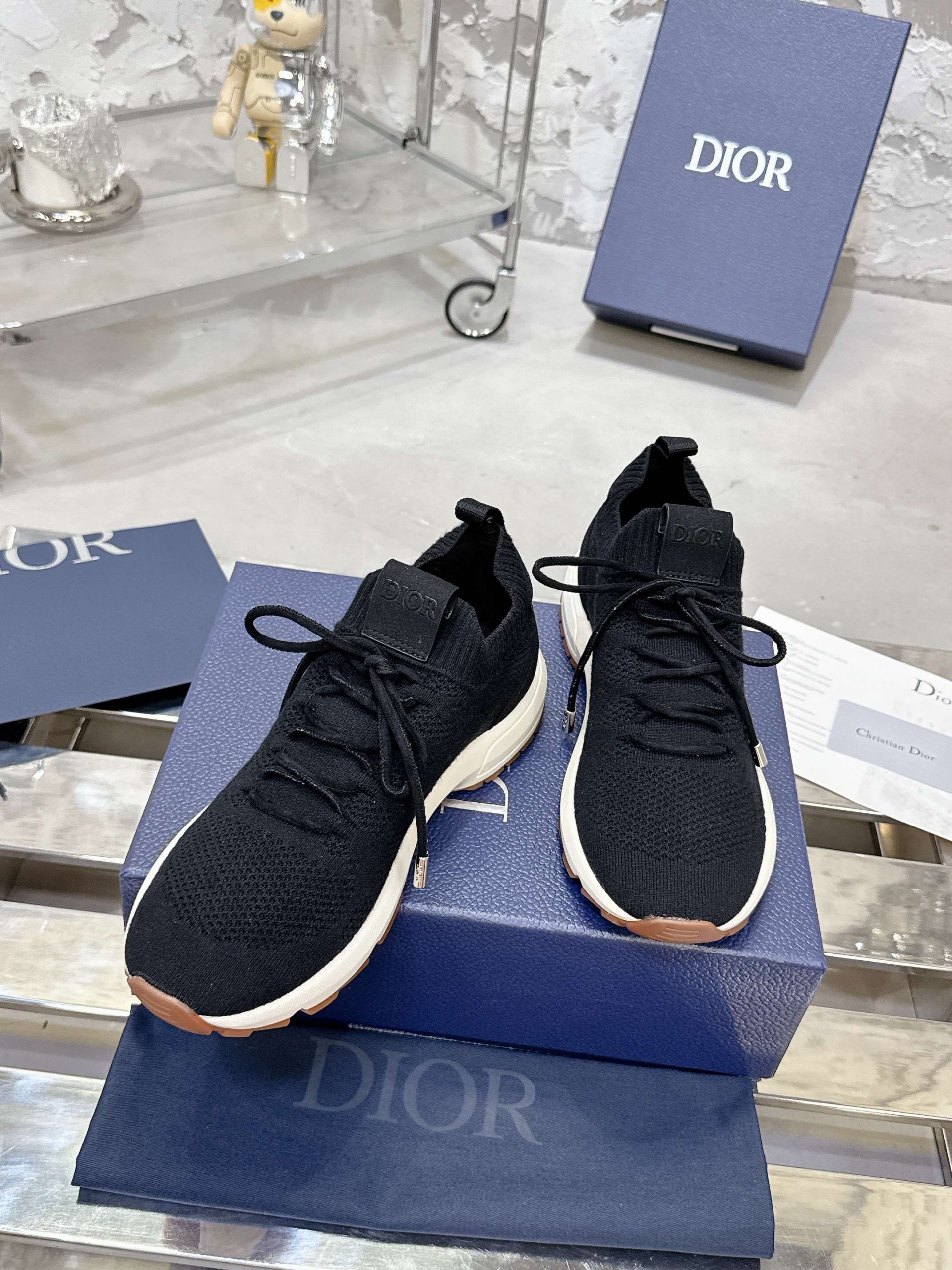 Dior Latest Men’s Sneakers Official Launch，Walk in Absolute Luxury with Dior