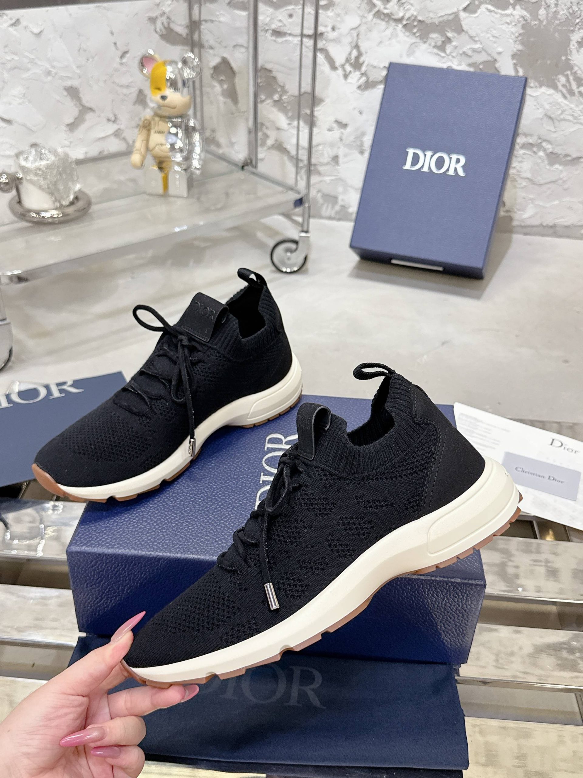 Dior Latest Men’s Sneakers Official Launch，Walk in Absolute Luxury with Dior