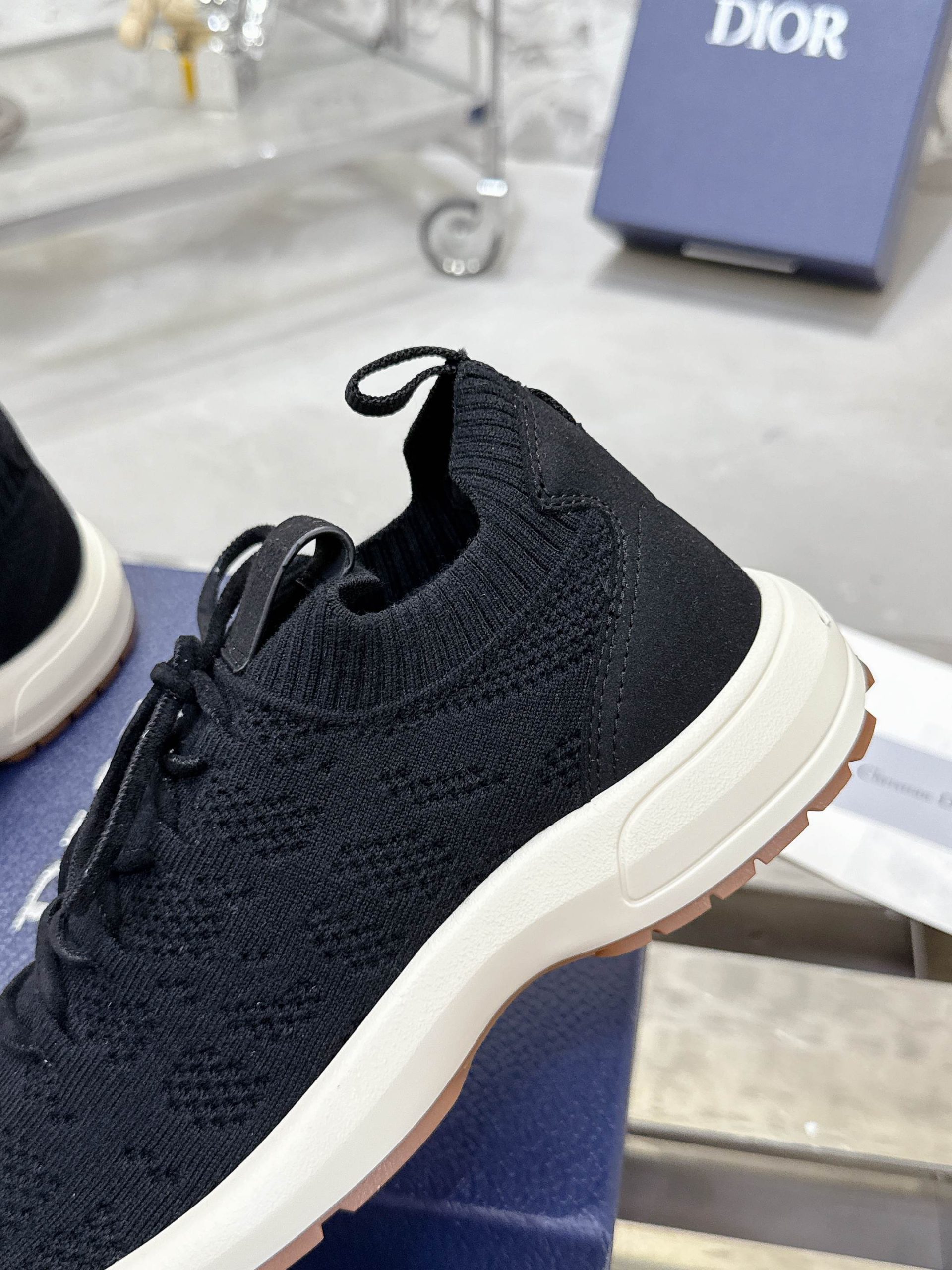 Dior Latest Men’s Sneakers Official Launch，Walk in Absolute Luxury with Dior