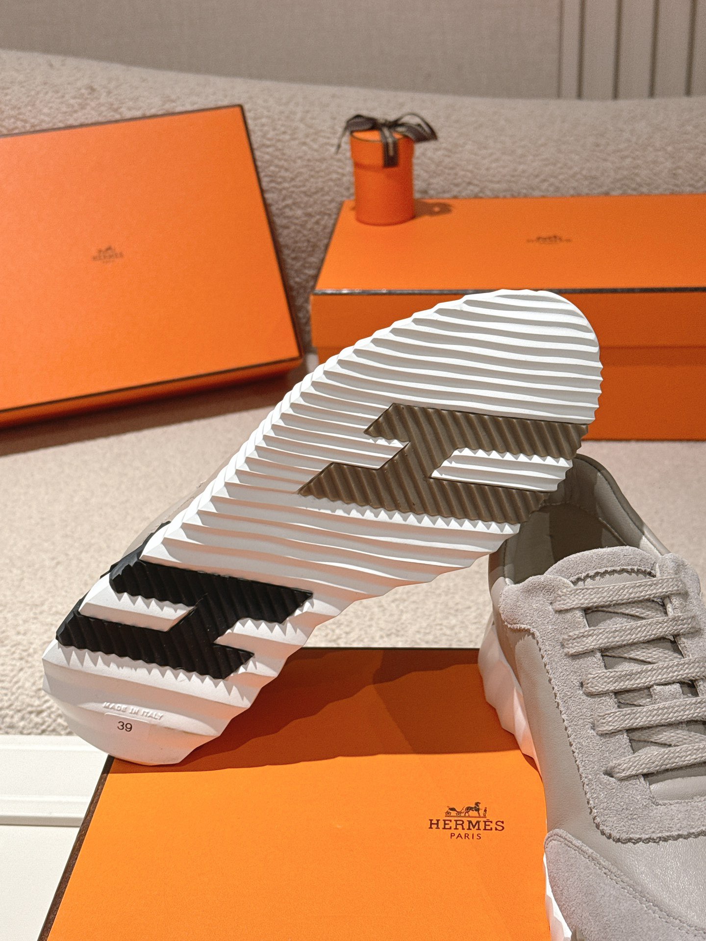 Высококачественная мужская модная обувь Hermès из натуральной кожи (коллекция 2026 года)