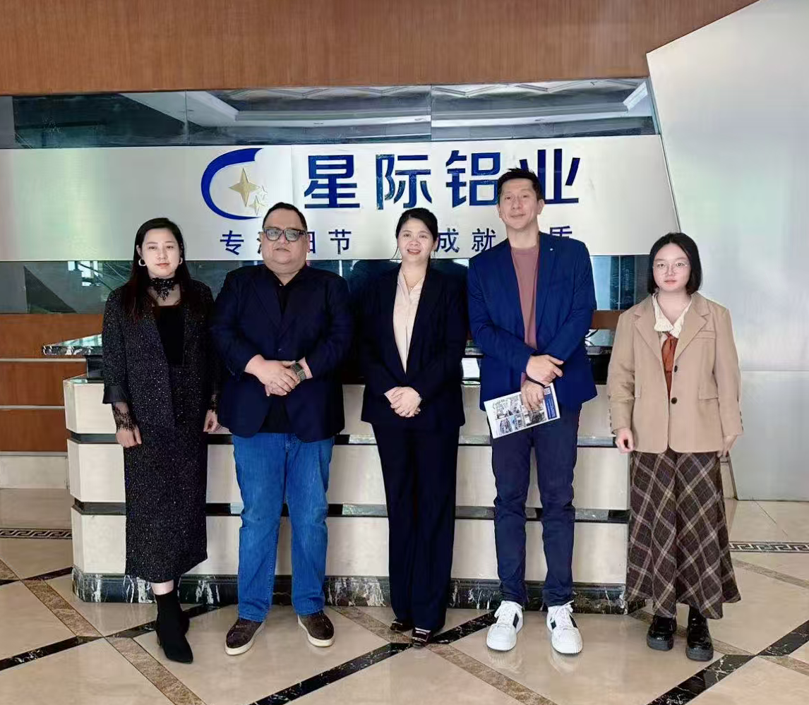 Нас посетила делегация филиппинских клиентов! Огромные размеры завода Xingji Foreign Trade Factory — залог успеха вашего заказа.