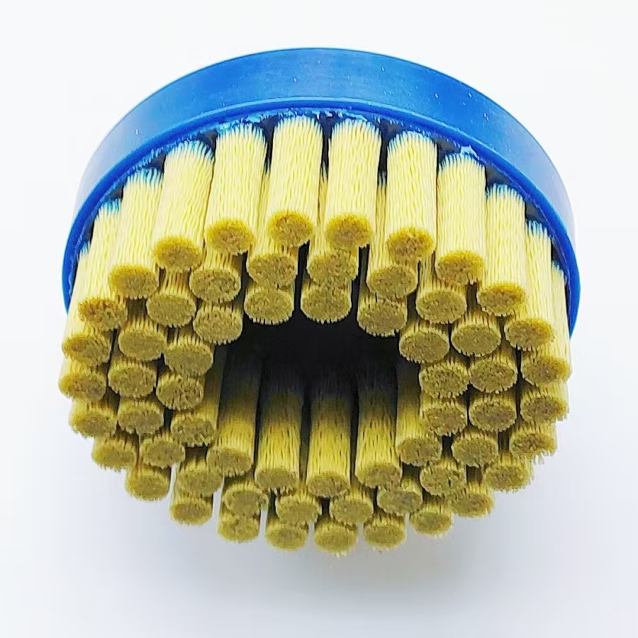 Нейлоновая щетка